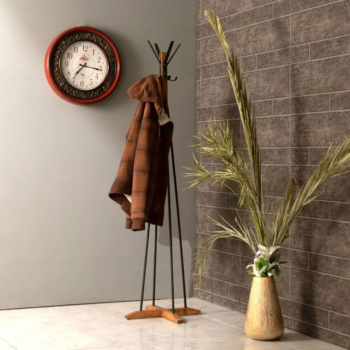 Cuier Tip Pom Lemn Metal 160 cm Three Homs