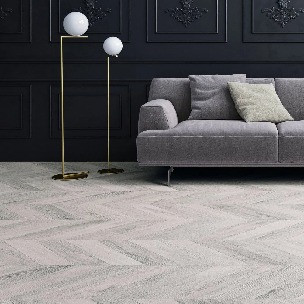 Parchet Laminat Masterpiece Light Grey Chevron S180086 8 mm Clasa 33 AC6