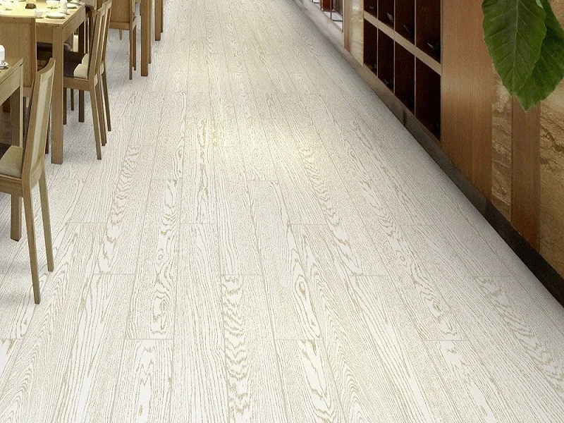 Parchet Laminat Wood Golden Oak 10mm Clasa 32 AC4 Crem Deschis