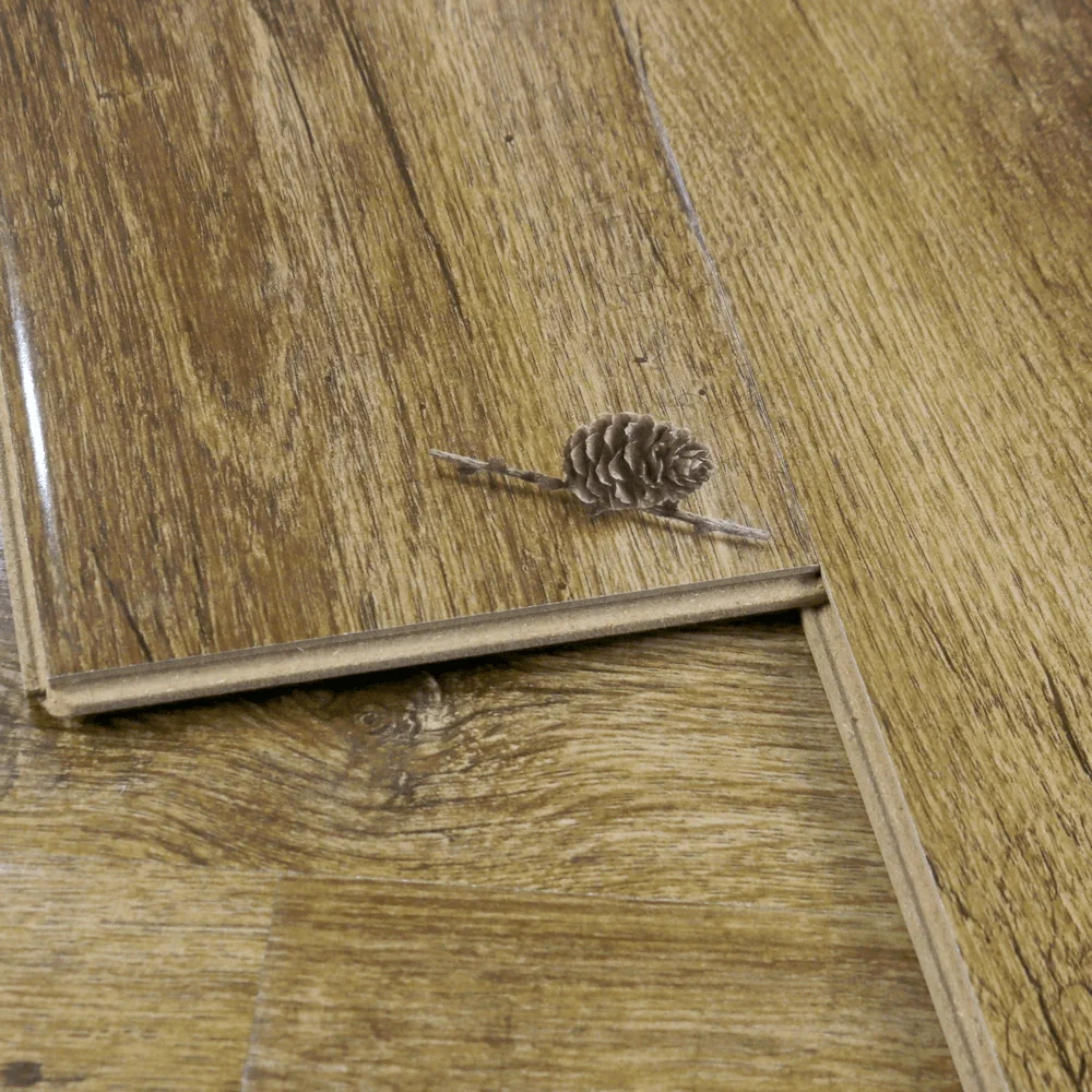 Parchet Laminat Queen Max Montana 12.3 mm Clasa 23 AC3 Maro