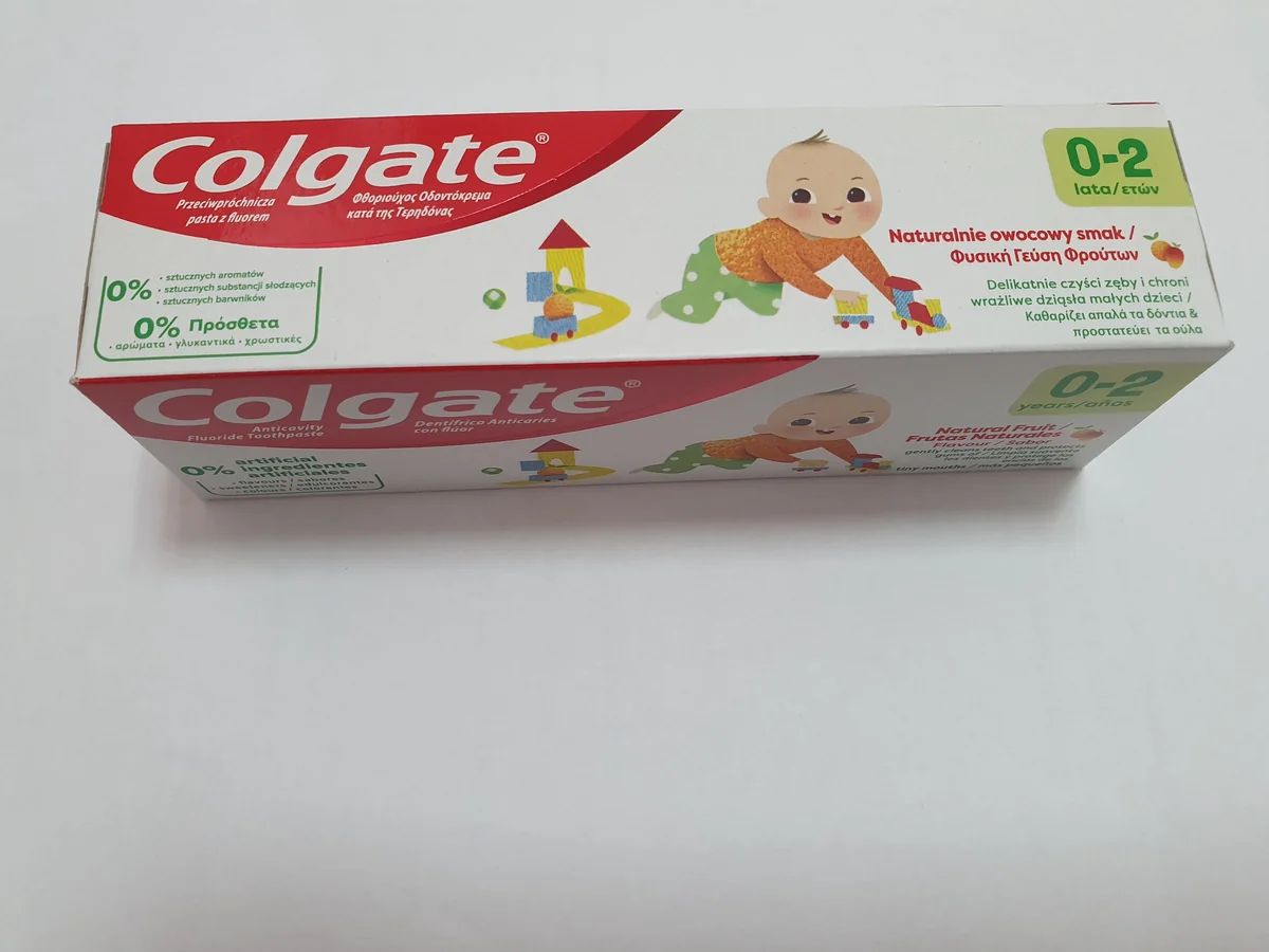 Colgate Natural Fruits Pasta de dinti cu aroma de piersica 0-2 ani 50 ml