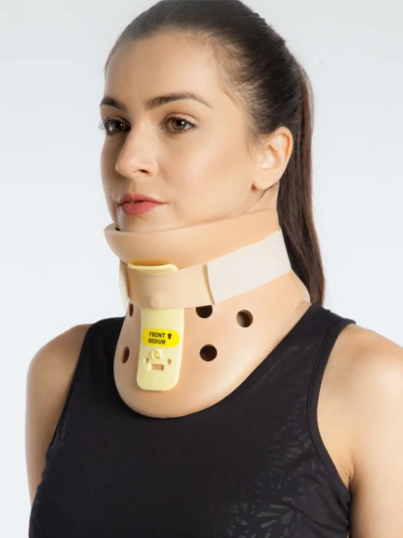 Morsa Guler Cervical Tip Philadelphia cu Orificiu Traheal ,,M''