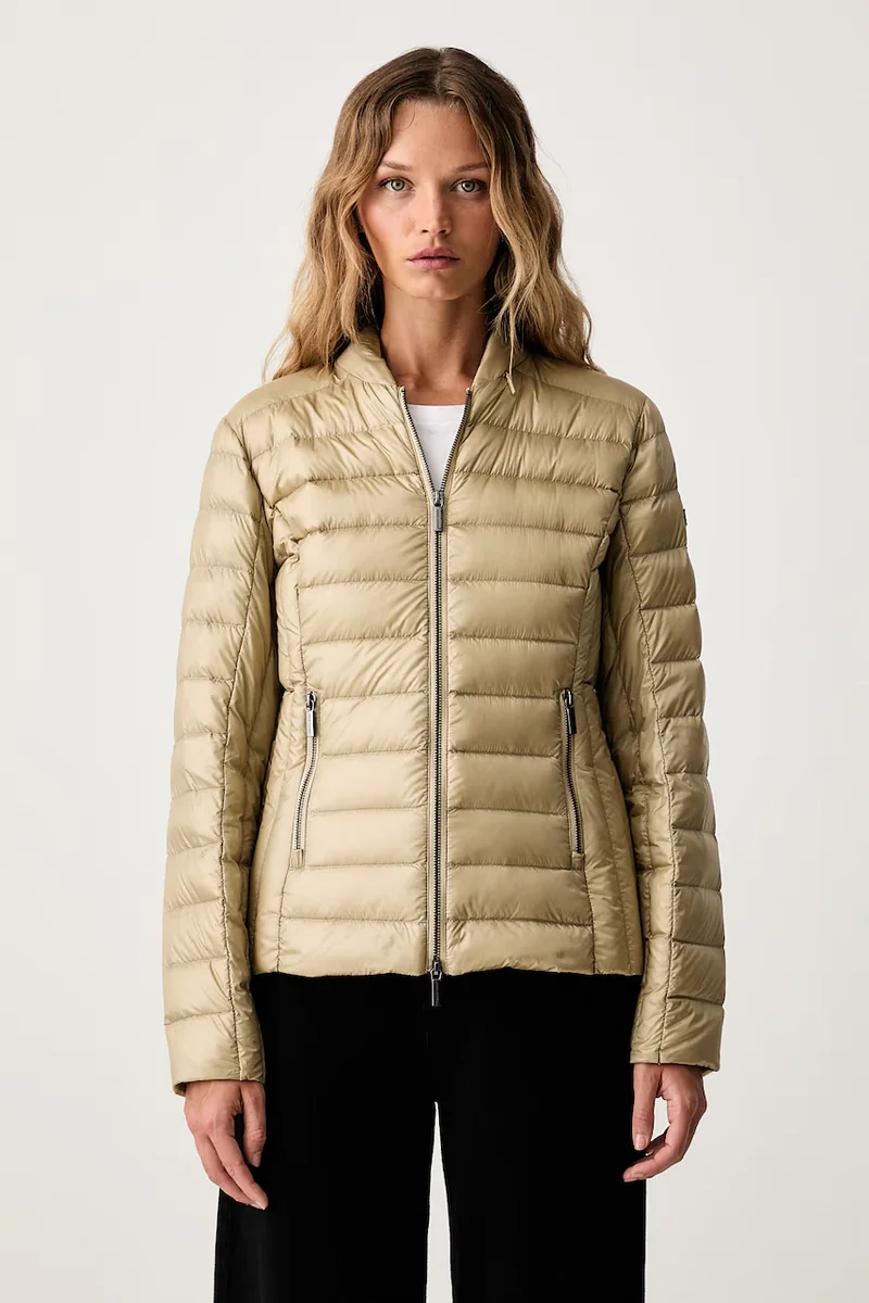 Armani Exchange geacă cu puf pentru femei