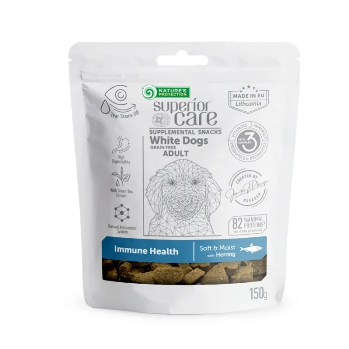Recompense pentru caini Nature s Protection Superior Care White Dogs Immune Health cu hering 150 gr